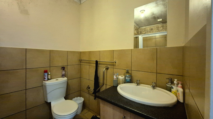 1 Bedroom Property for Sale in Elandsheuwel AH North West